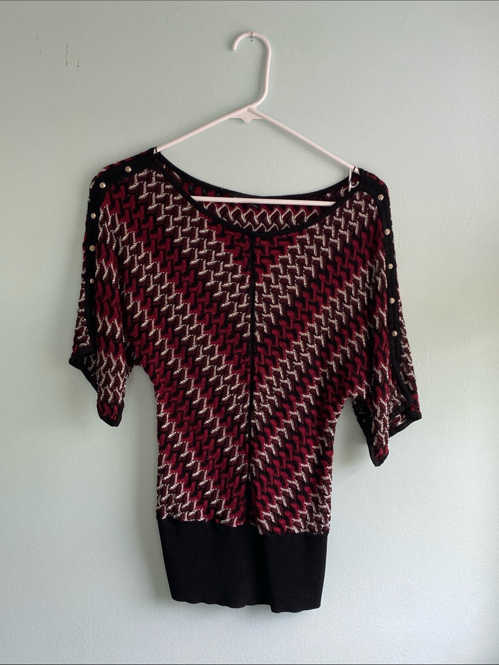 White House Black Market Marled Knit Top in Burgundy, Black & Cream